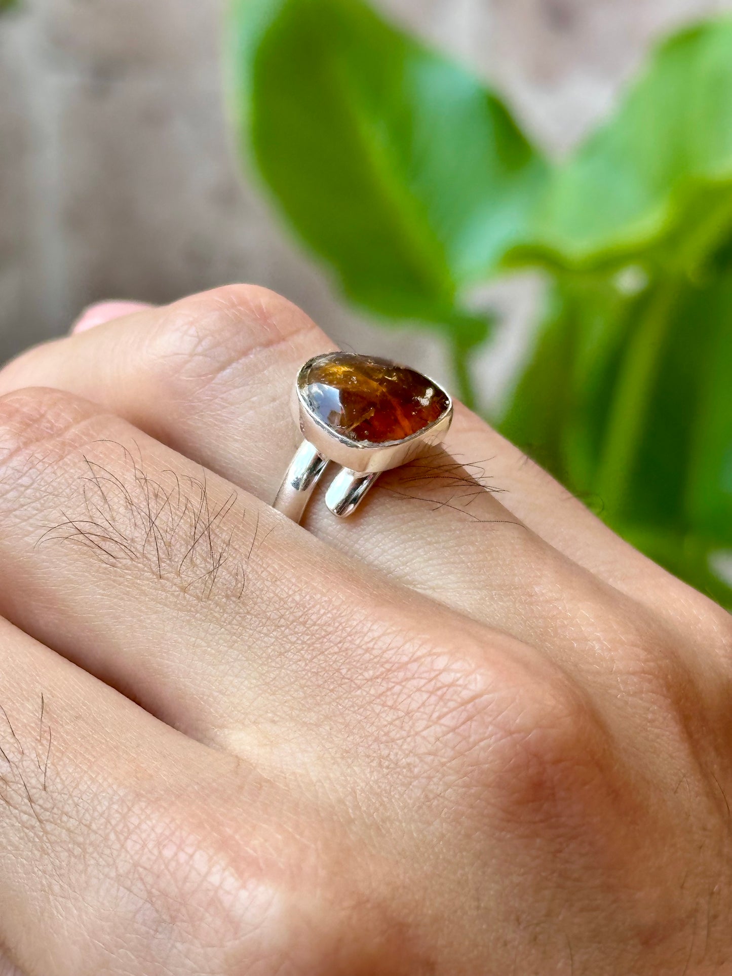 Anillo ajustable de ámbar