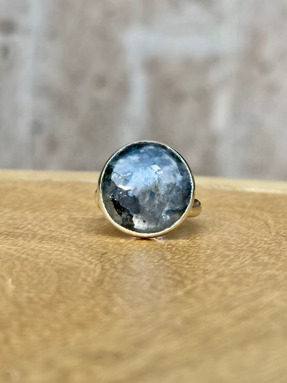 Anillo ajustable de Larvikita