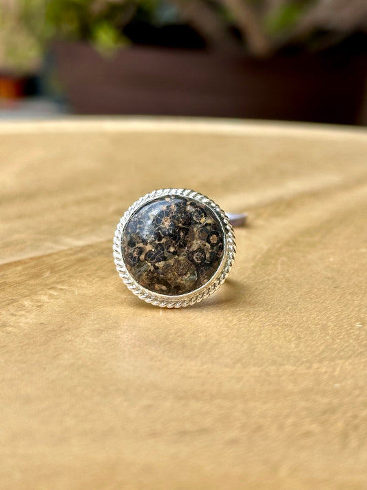 Anillo ajustable de Jaspe leopardo