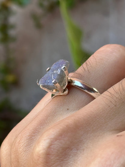 Anillo ajustable de labradorita en bruto