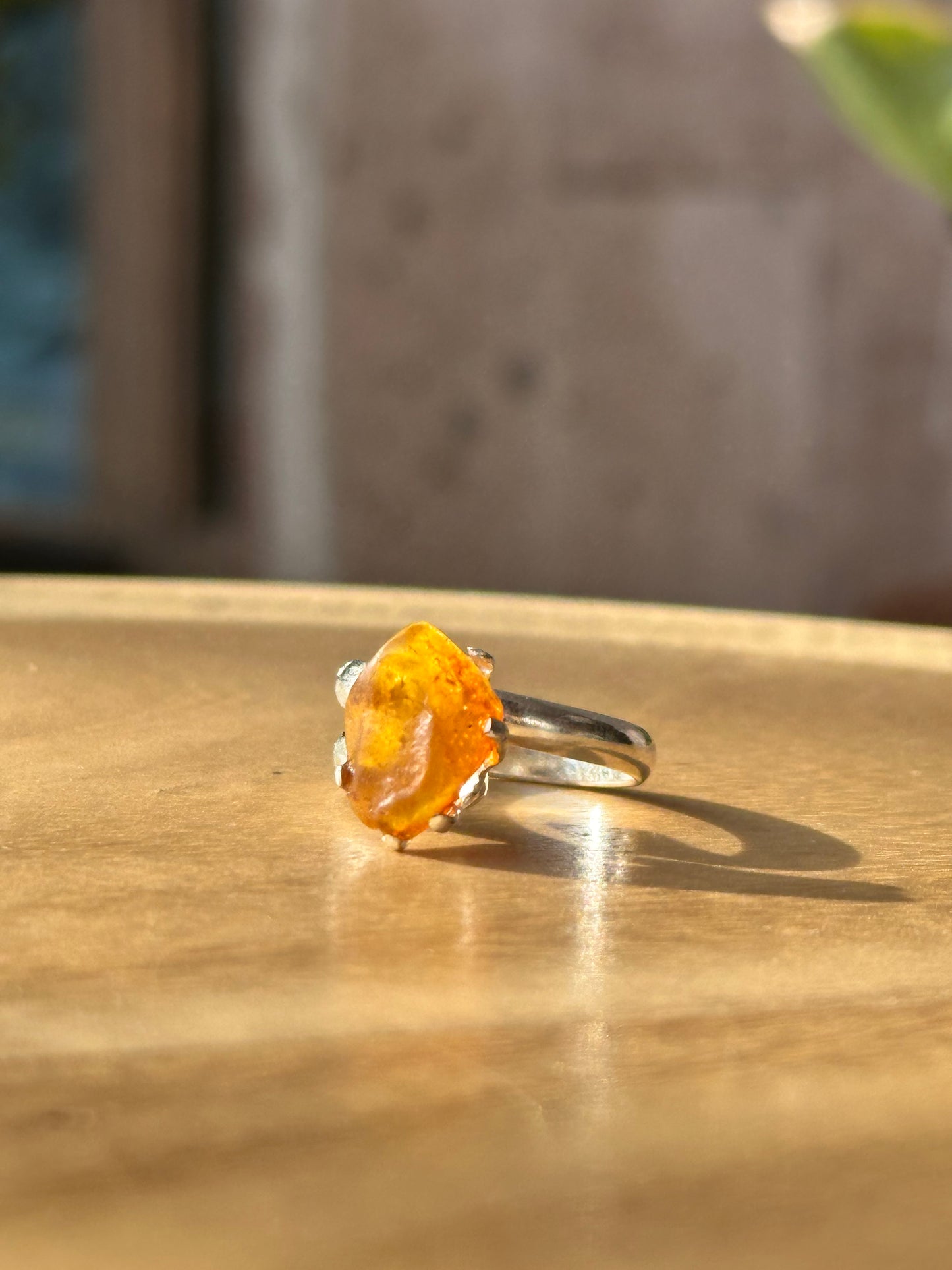 Anillo ajustable de ámbar