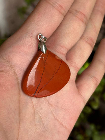 Dije de Jaspe Rojo
