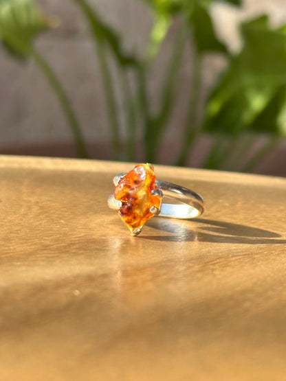 Anillo ajustable de ámbar