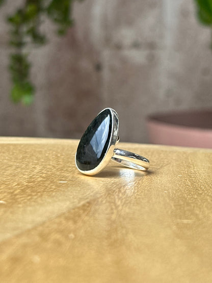 Anillo ajustable de Obsidiana mano huichol gota