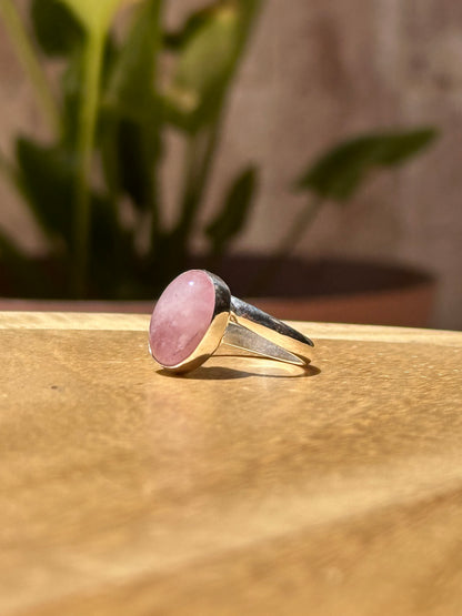 Anillo ajustable de Cuarzo rosa
