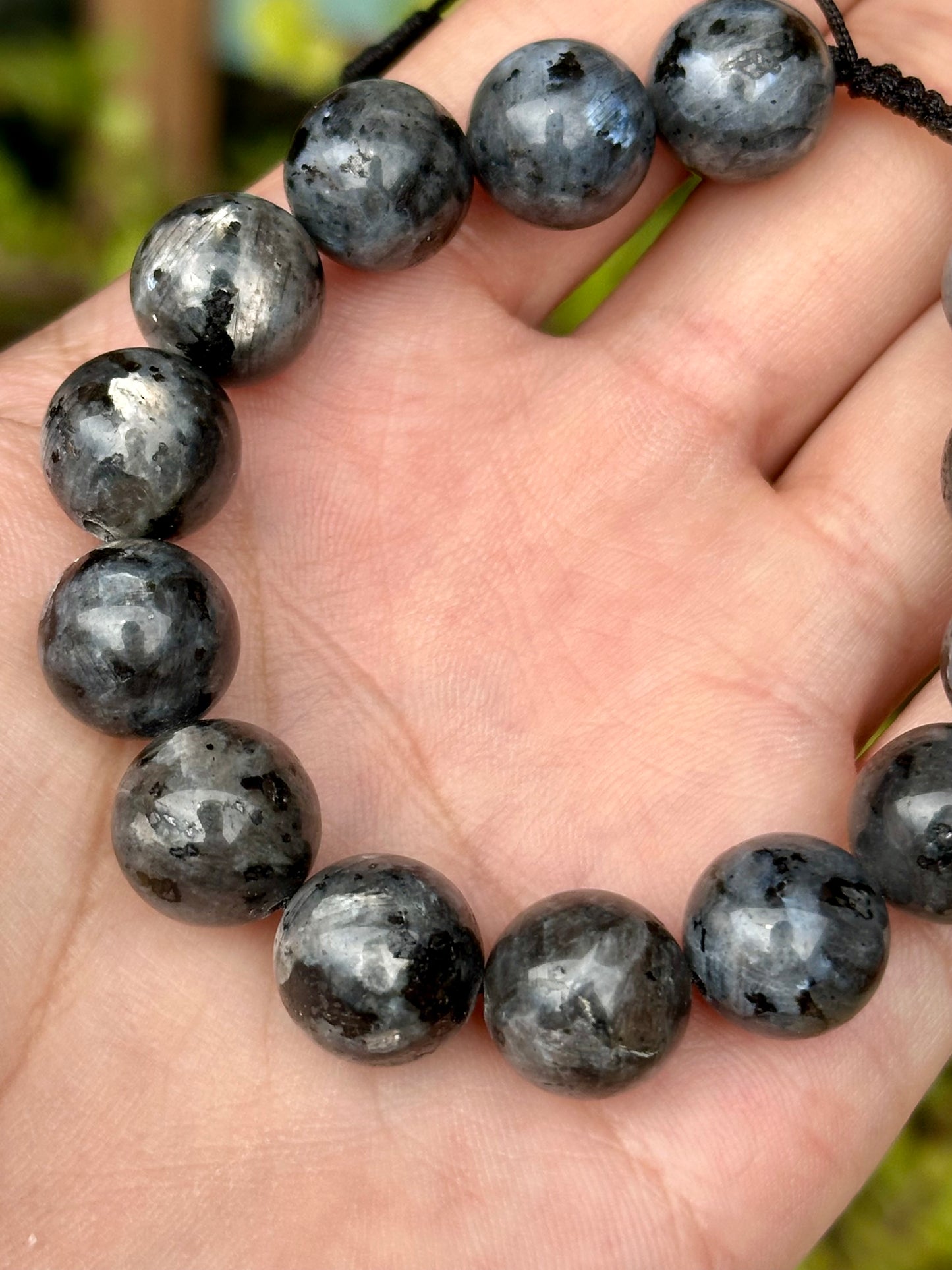 Pulsera Ajustable de Larvikita | Protección y Claridad Mental