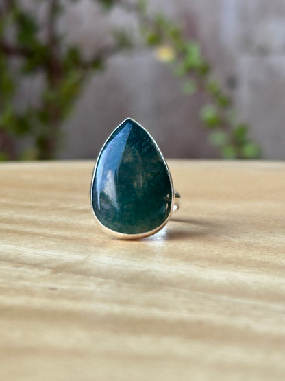 Anillo Ajustable de Ágata Musgosa en Forma de Gota