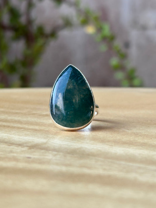 Anillo Ajustable de Ágata Musgosa en Forma de Gota