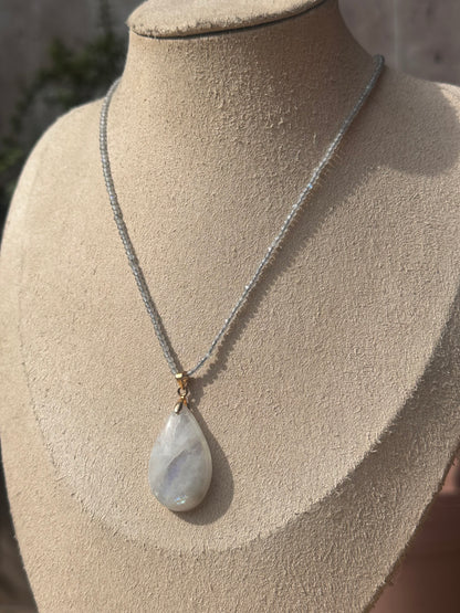 Collar de Labradorita con Piedra Luna