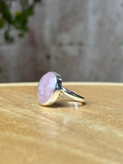 Anillo Ajustable de Cuarzo Rosa