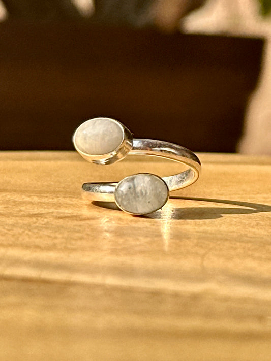 Anillo ajustable de piedra luna