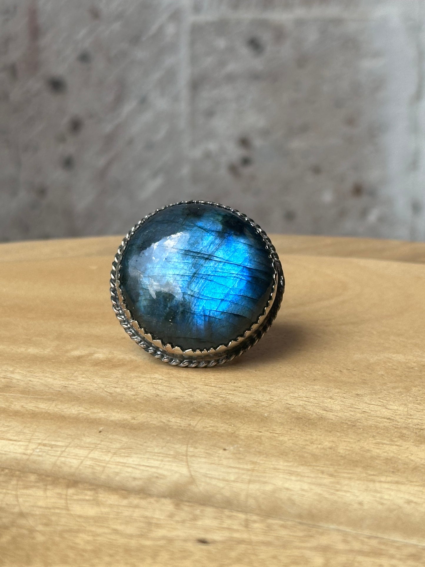 Anillo ajustable de labradorita maxi