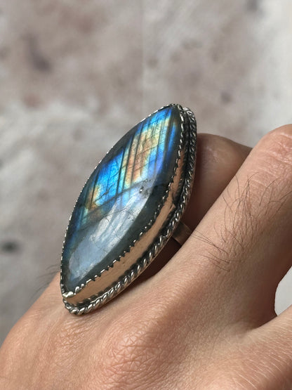 Anillo ajustable de labradorita maxi