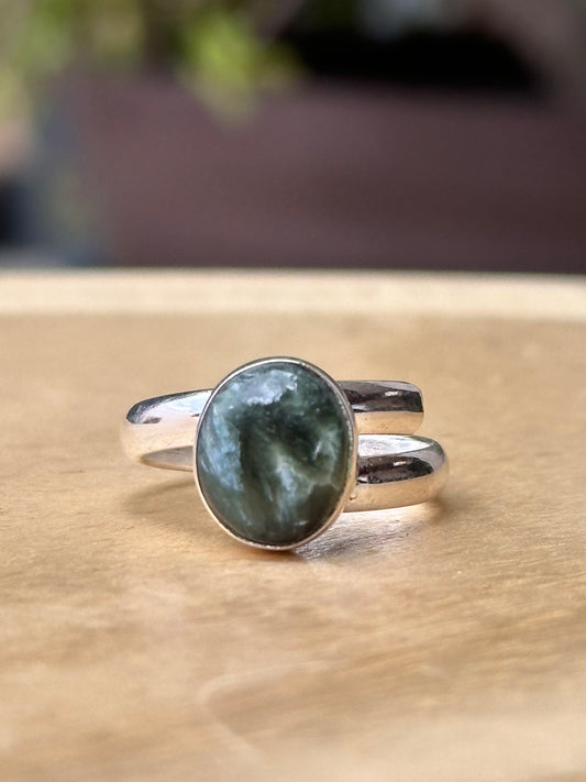 Anillo ajustable de Serafinita mini redondo