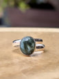 Anillo ajustable de Serafinita mini redondo