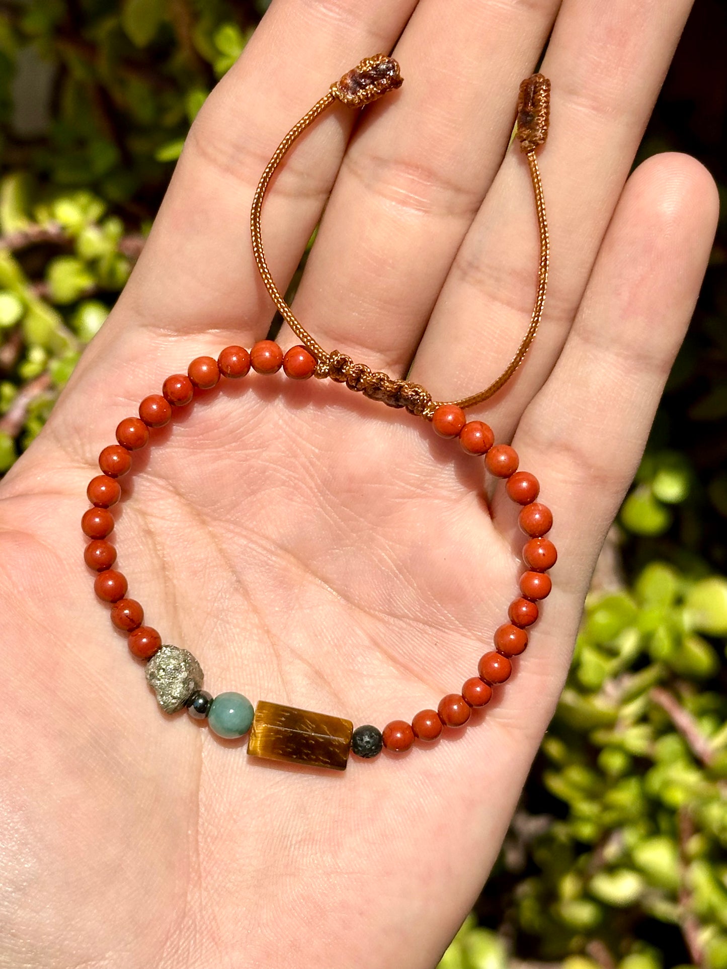 Pulsera de Jaspe Rojo, Jade, Pirita, Hematita y Piedra Volcánica | Protección y Abundancia