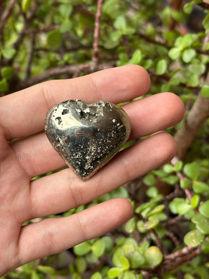 Pirita Tallada en Forma de Corazón