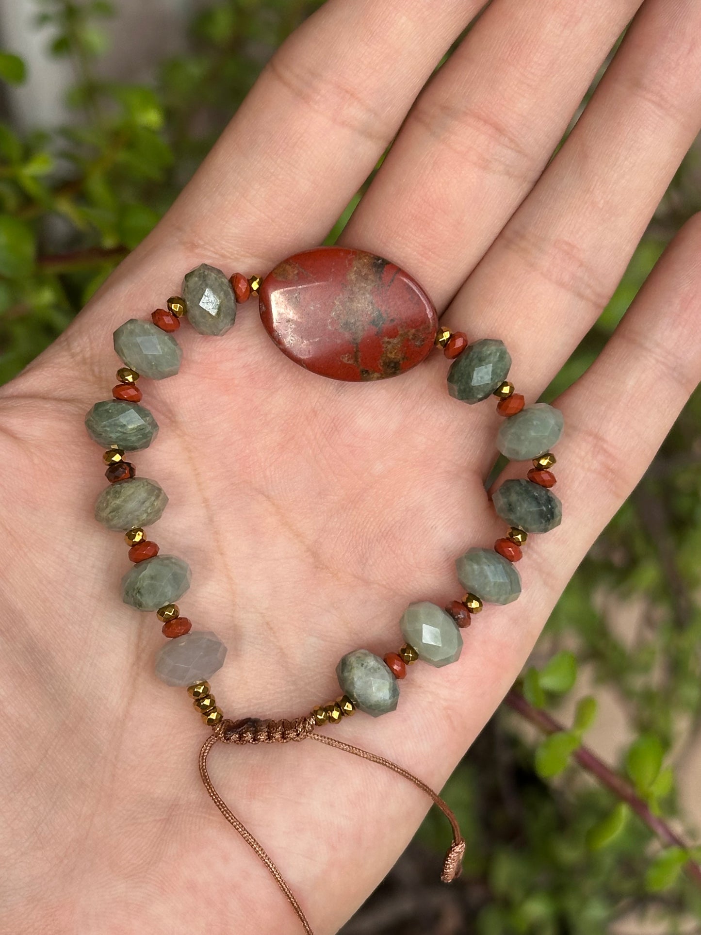 Pulsera Ajustable de Serafinita, Jaspe Rojo y Hematita