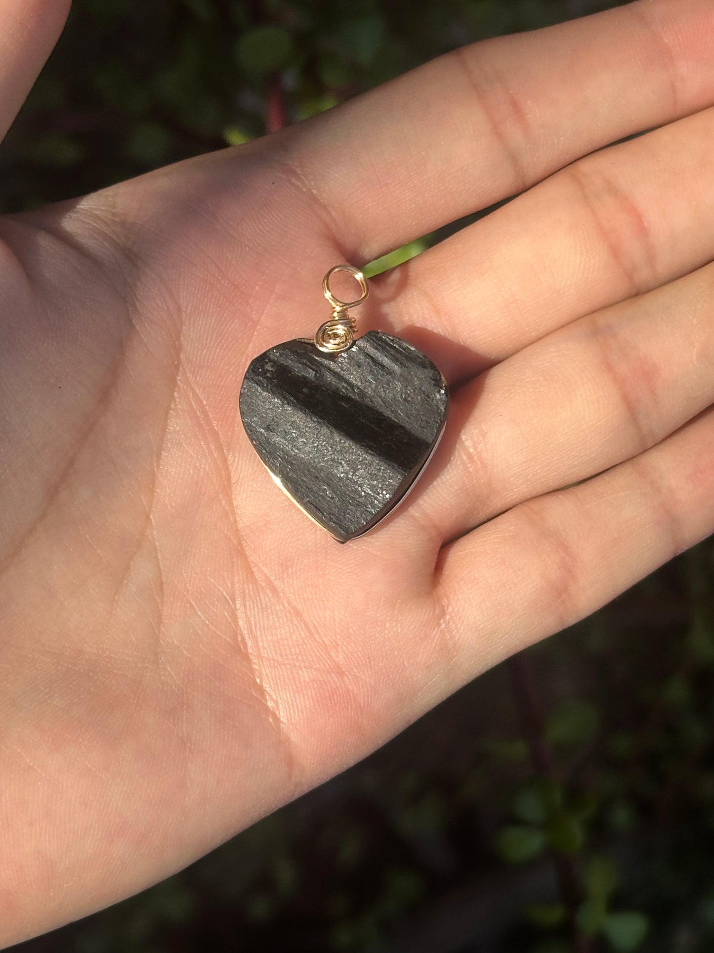 Dije de Turmalina Negra en Forma de Corazón