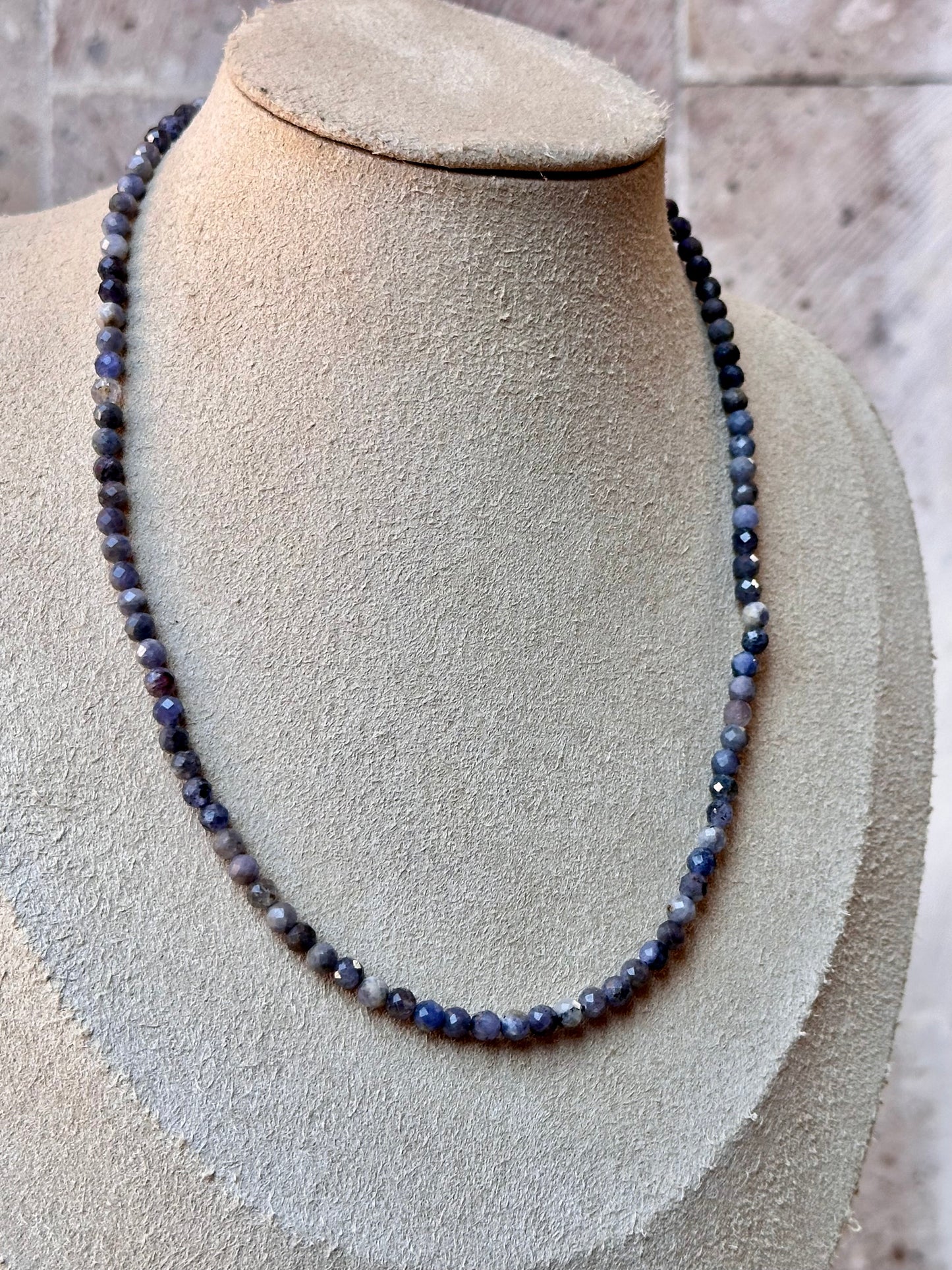 Collar ajustable de Zafiro Azul facetado