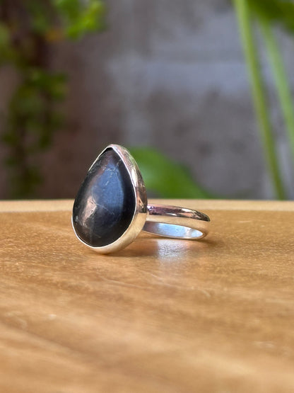Anillo ajustable de shungita con pirita