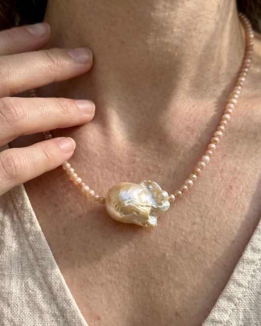 Choker de Piedra Sol y Perla Barroca
