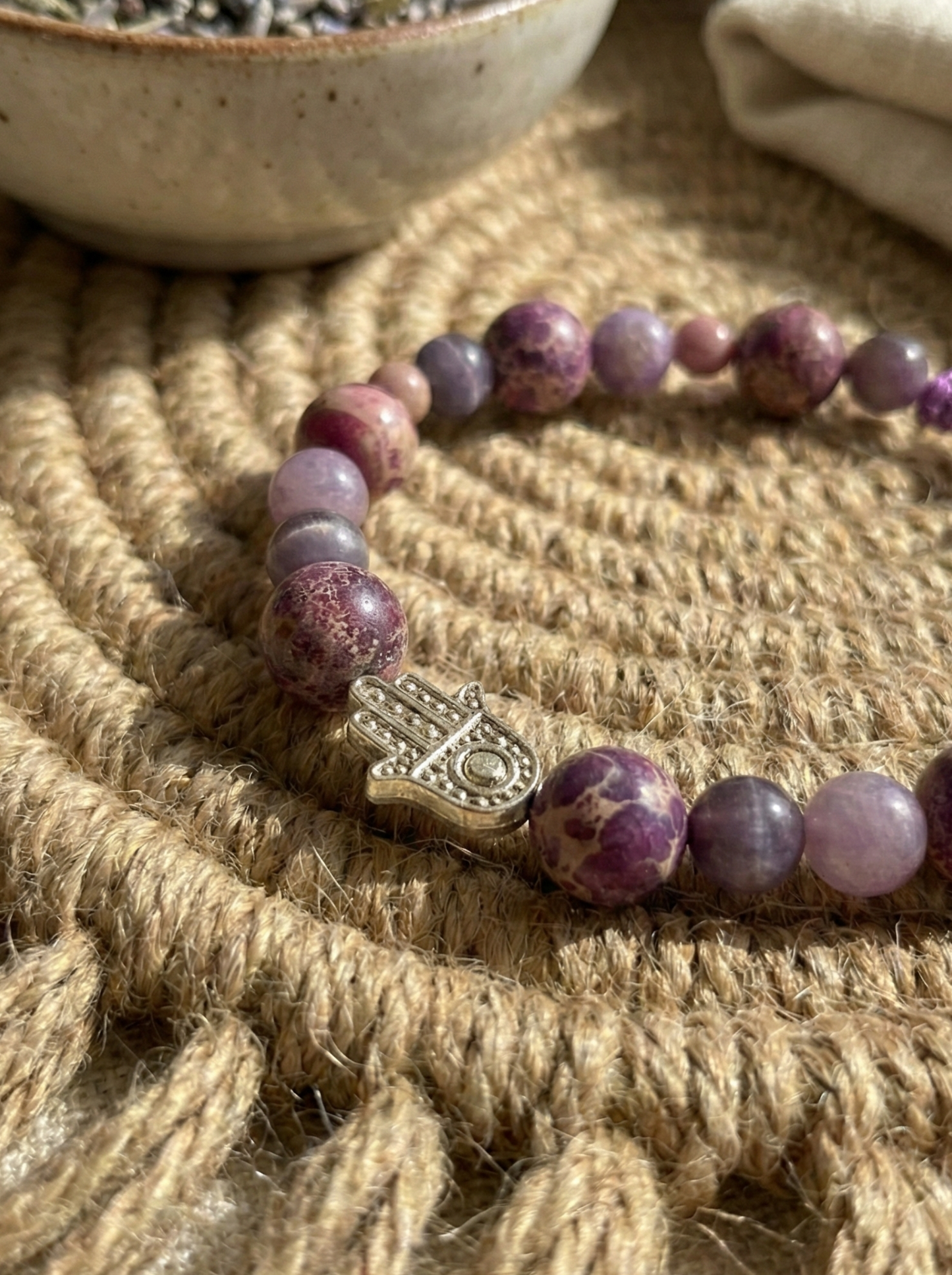 Pulsera ajustable Jaspe imperial, ojo  de gato, ópalo rosa y Mano de fátima
