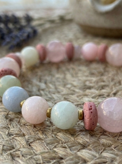 Pulsera ajustable de Morganita, Hematita y piedra volcánica teñida