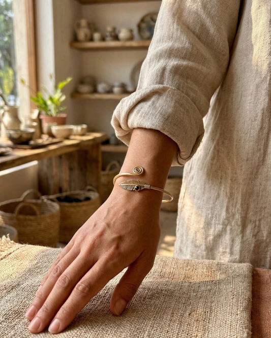 Brazalete de Latón con Amatista | Espiritualidad y Calma