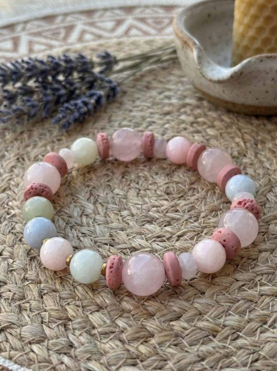 Pulsera ajustable de Morganita, Hematita y piedra volcánica teñida