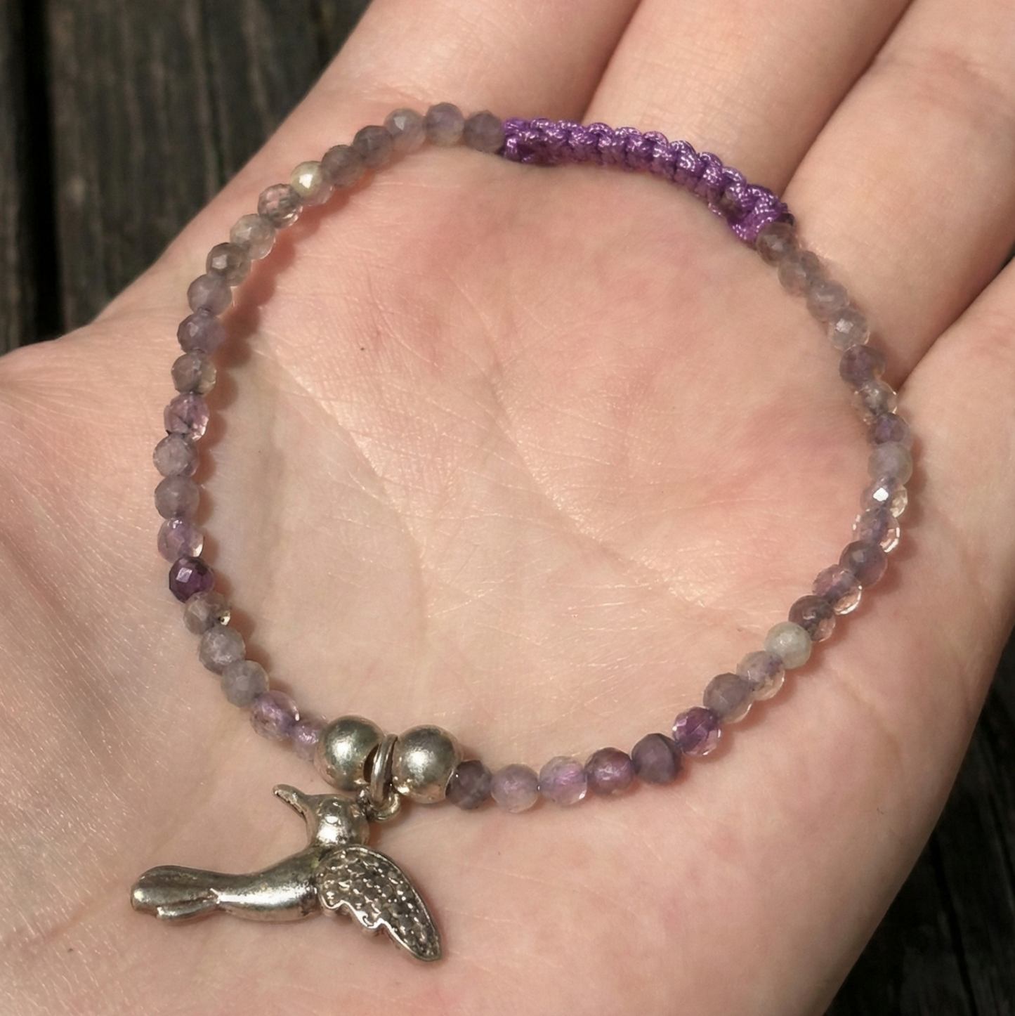 Pulsera ajustable con Amatista y Colibrí