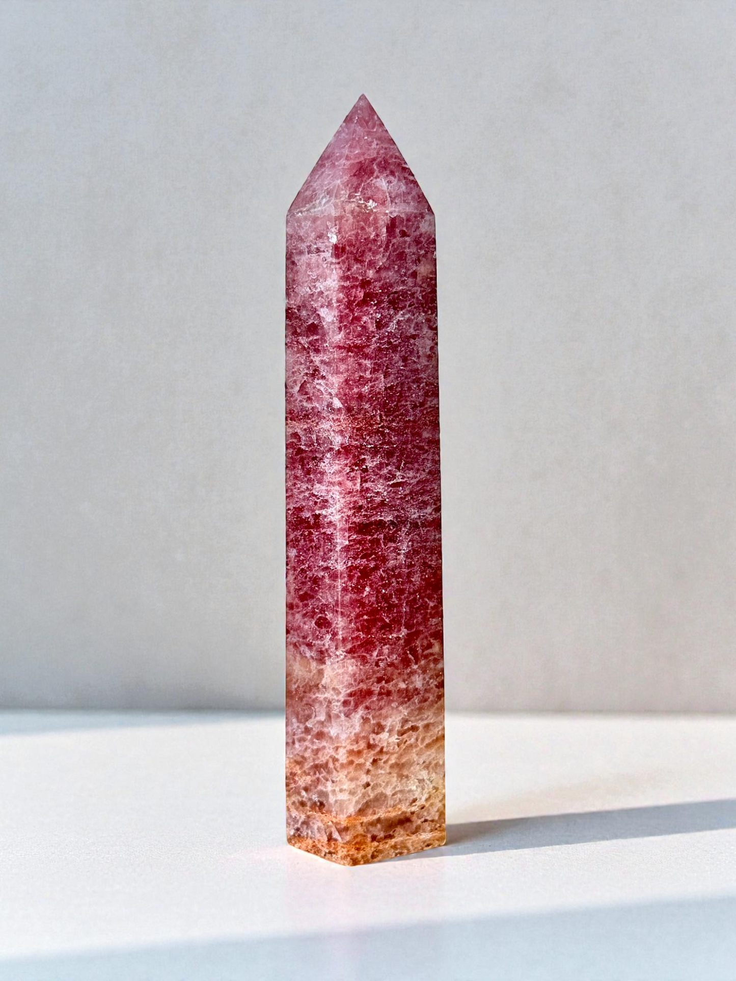 Obelisco de Cuarzo Fresa - Pieza Decorativa de Amor y Sanación