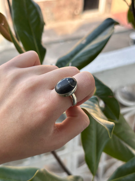 Anillo ajustable de shungita con pirita