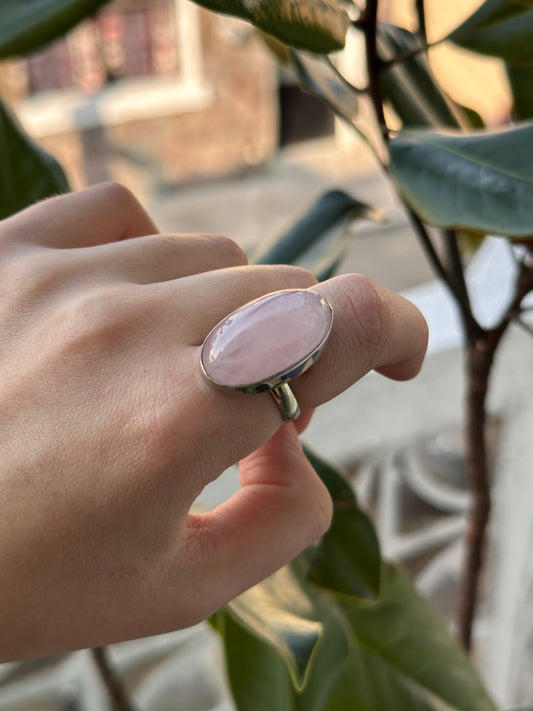Anillo ajustable de cuarzo rosa