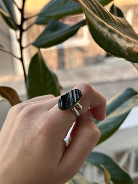 Anillo ajustable de Turmalina Negra