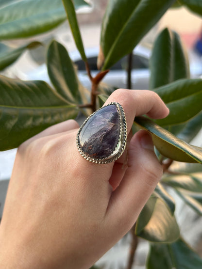 Anillo ajustable de Amatista Chevron