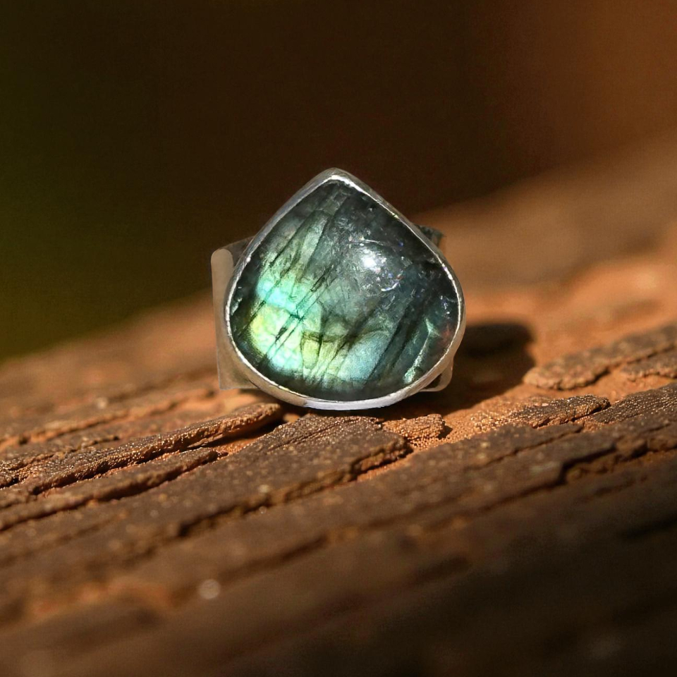 Anillo Ajustable de labradorita en - Joyería Artesanal Mexicana