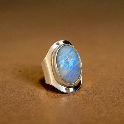 Anillo de piedra luna - Joyería Artesanal Mexicana