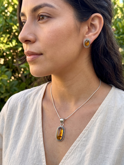 Set de Aretes con Dije de Ámbar de Chiapas en Plata .925