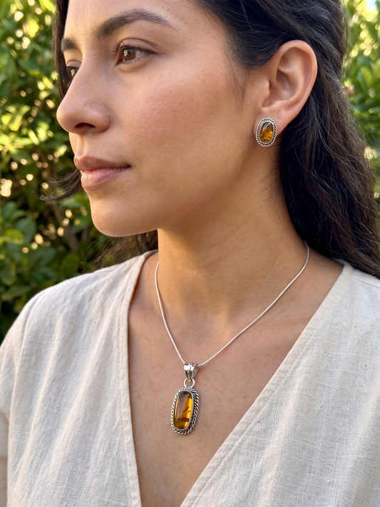 Set de Aretes con Dije de Ámbar de Chiapas en Plata .925