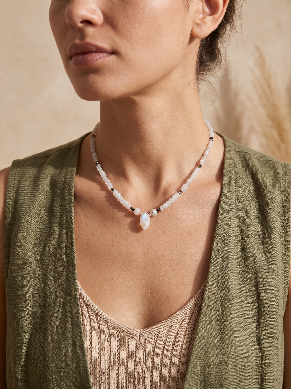 Collar de Piedra Luna, Ágata y Hematita · Cuentas Facetadas