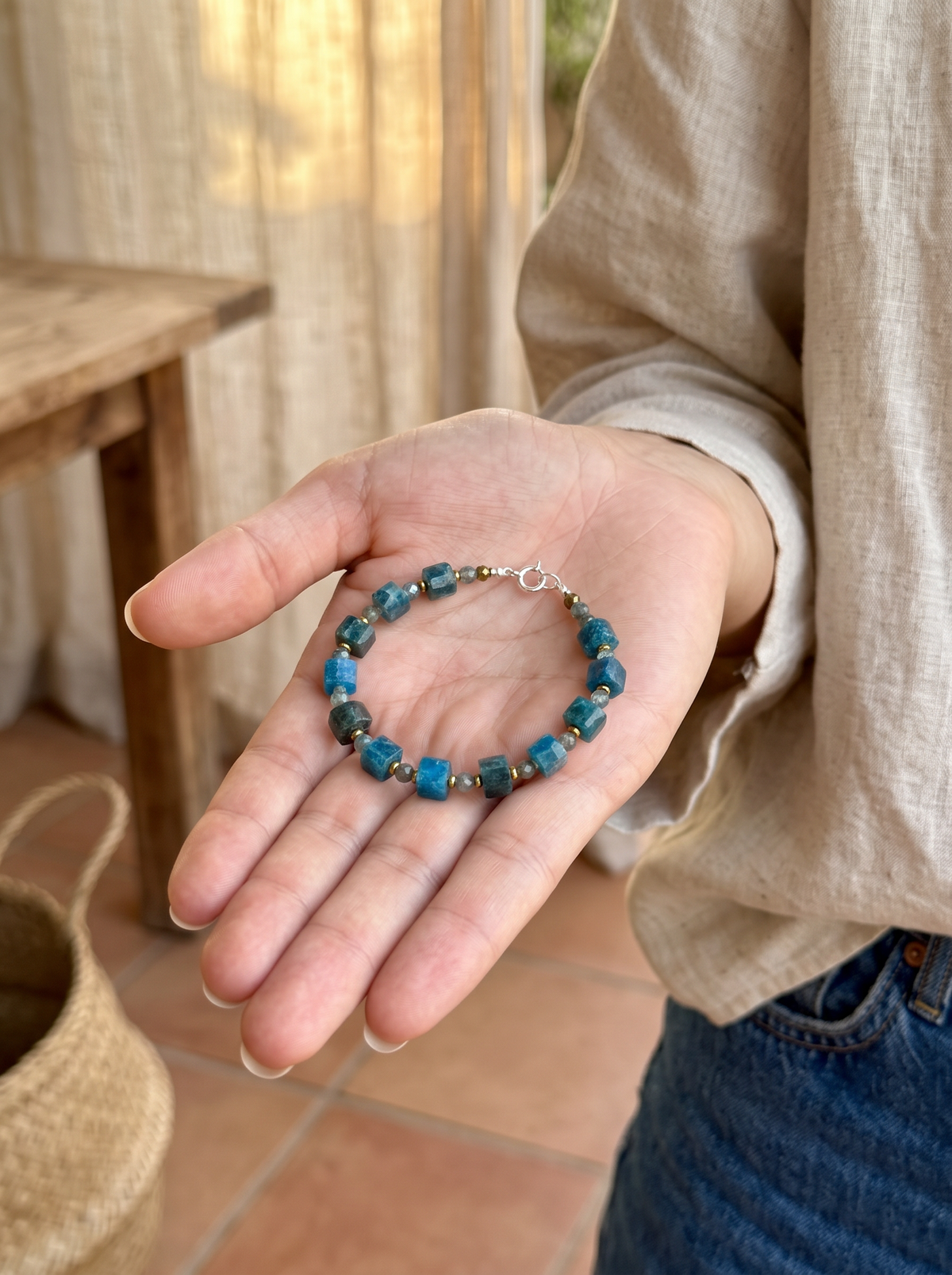 Pulsera Ajustable · Apatito Azul & Hematita