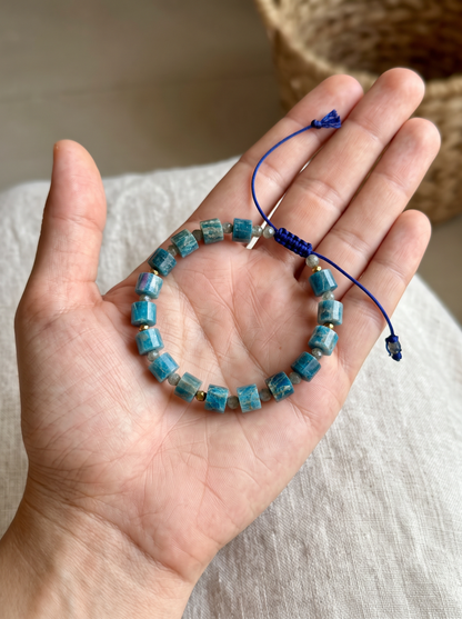 Pulsera Ajustable · Apatito Azul & Hematita